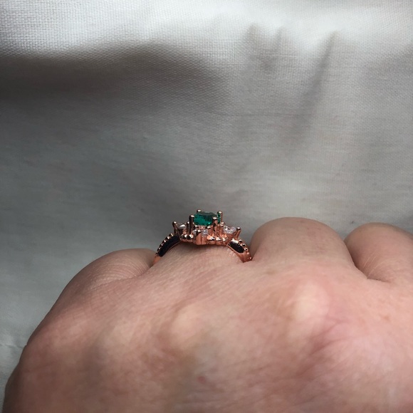 Rose gold ring - Picture 2 of 4